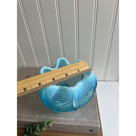 Fenton Blue Opalescent Glass Three Footed Rose Bowl Vase Drape Design - Picture 11 of 12
